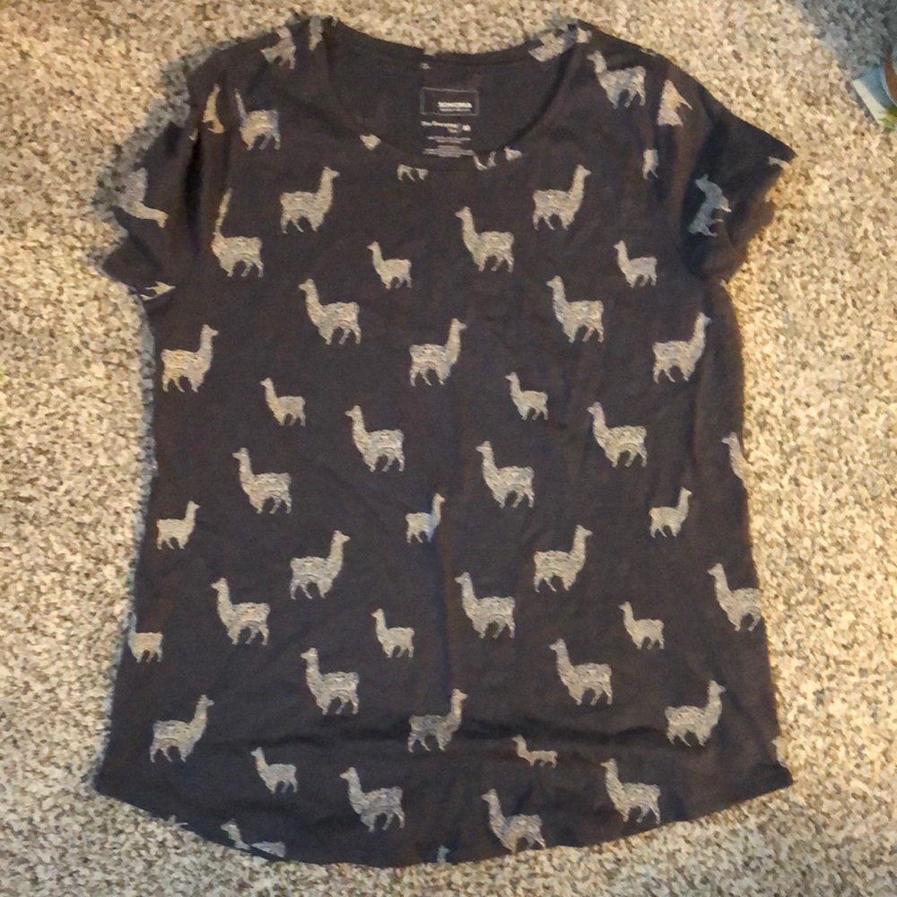 Women’s llama shirt size Medium